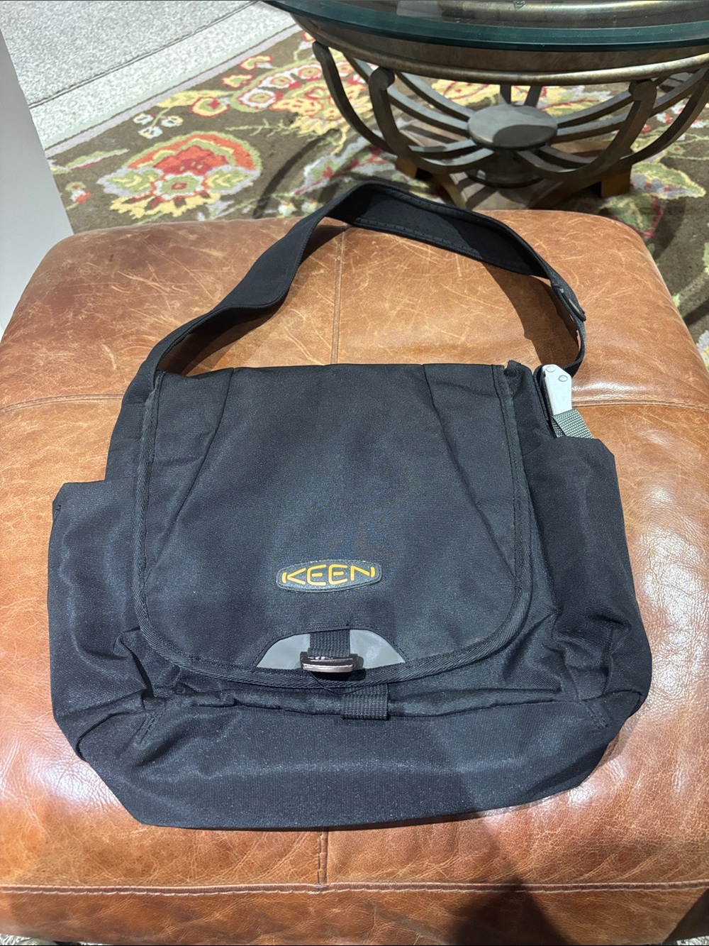 KEEN Hybrid Transport
Black Crossbody Messenger Bag